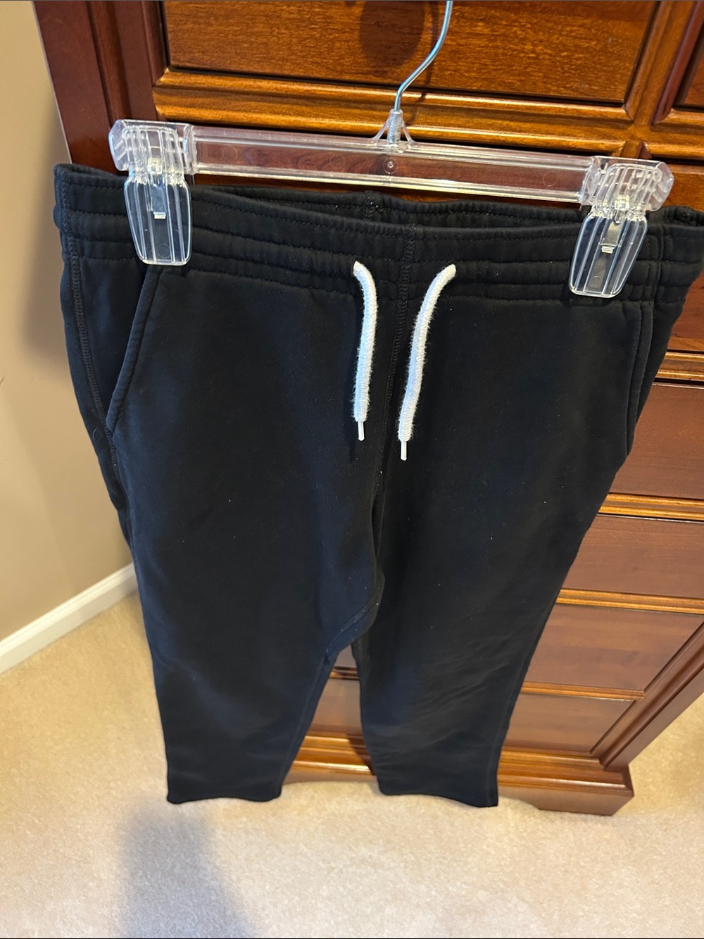 Old Navy women’s Black Drawstring Sweatpants, Comfortable,size small, back pockt - Picture 4 of 10